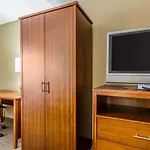 Comfort Inn & Suites Airport-American Way