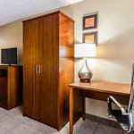 Comfort Inn & Suites Airport-American Way