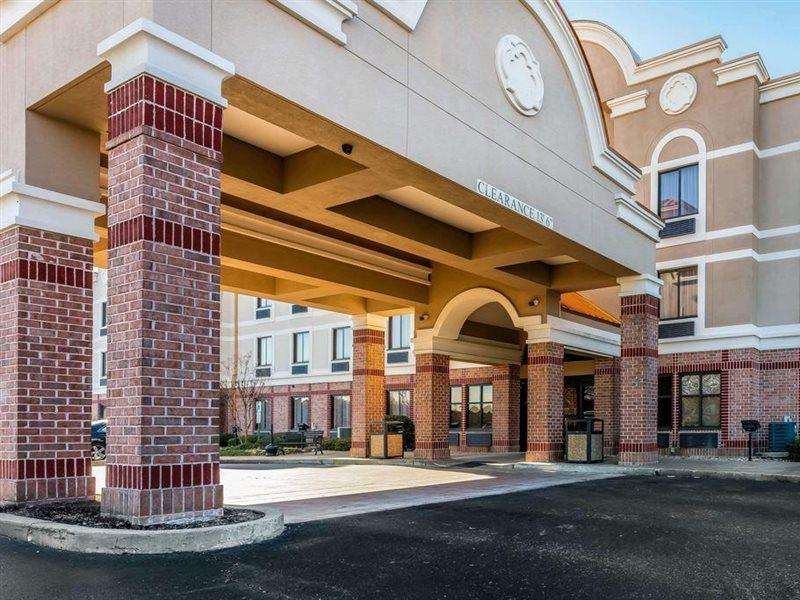 Comfort & Airport-american Way Hotel