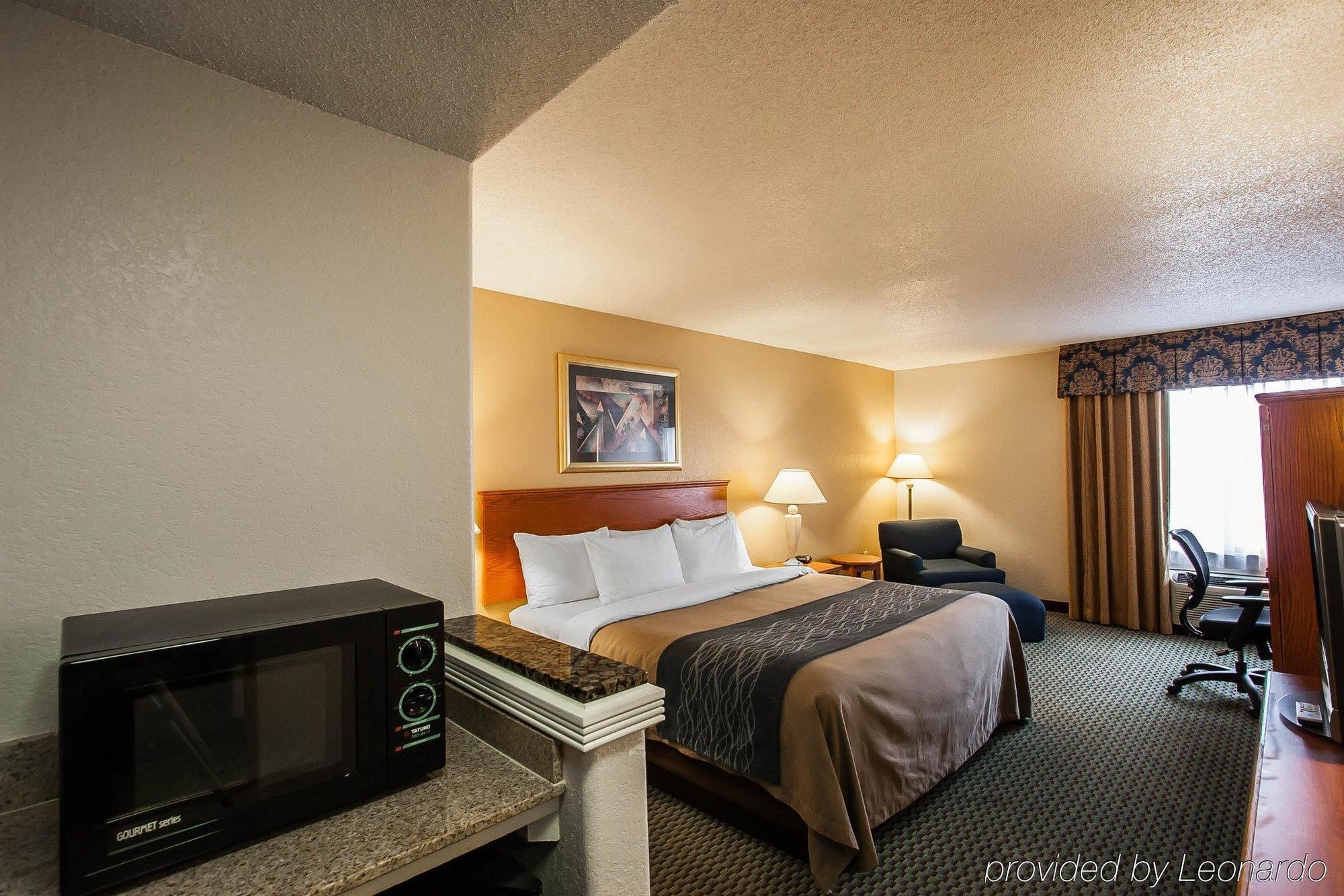 Hotel Comfort & Airport-american Way
